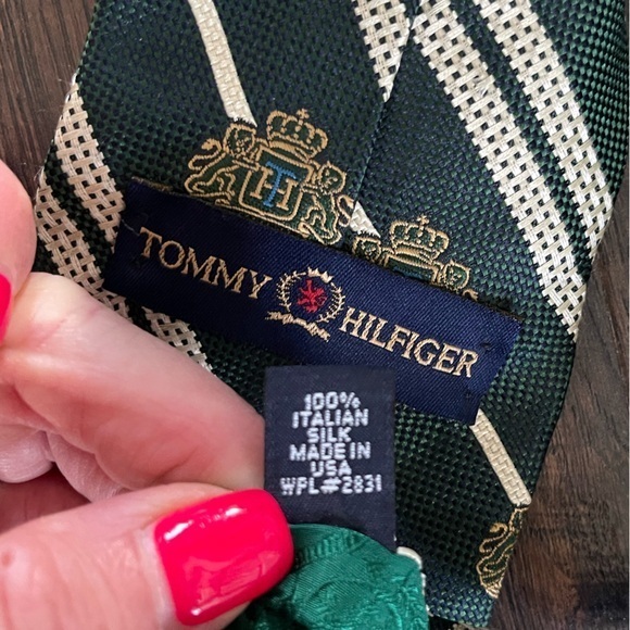 TOMMY HILFIGER Vintage Silk‎ Tie Forest Green Gold Logo Emblem - Picture 3 of 5